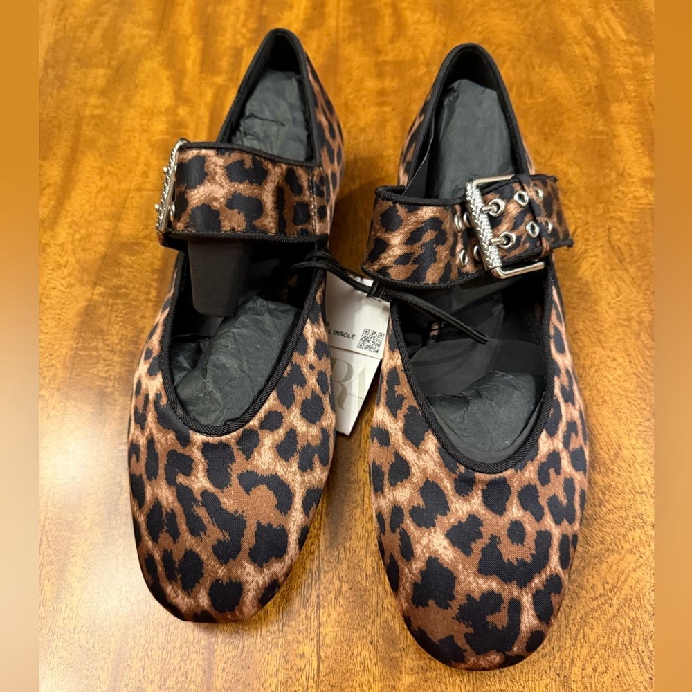 ZARA women’s Leopard Print Buckle Flats